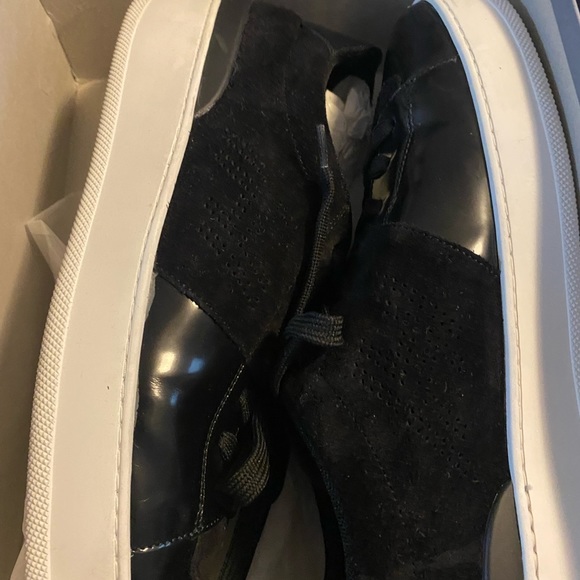 Hogan - Picture 3 of 4